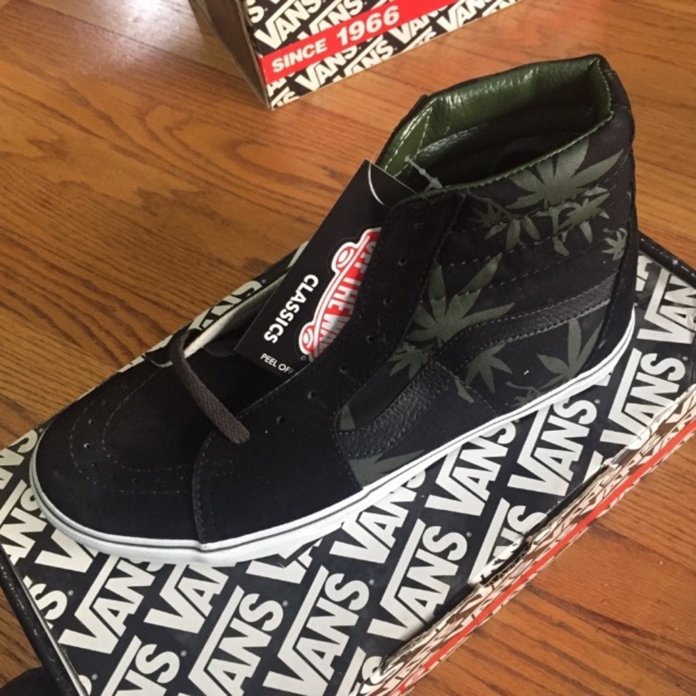 Vans RARE hi tops “ prace leaf” dead stock item